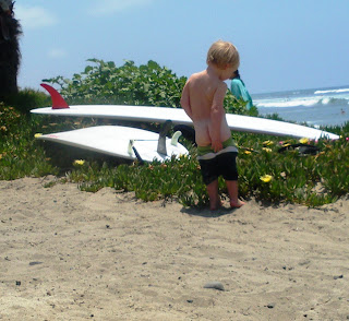 Susie perry upskirt knickers Boy peeing beach